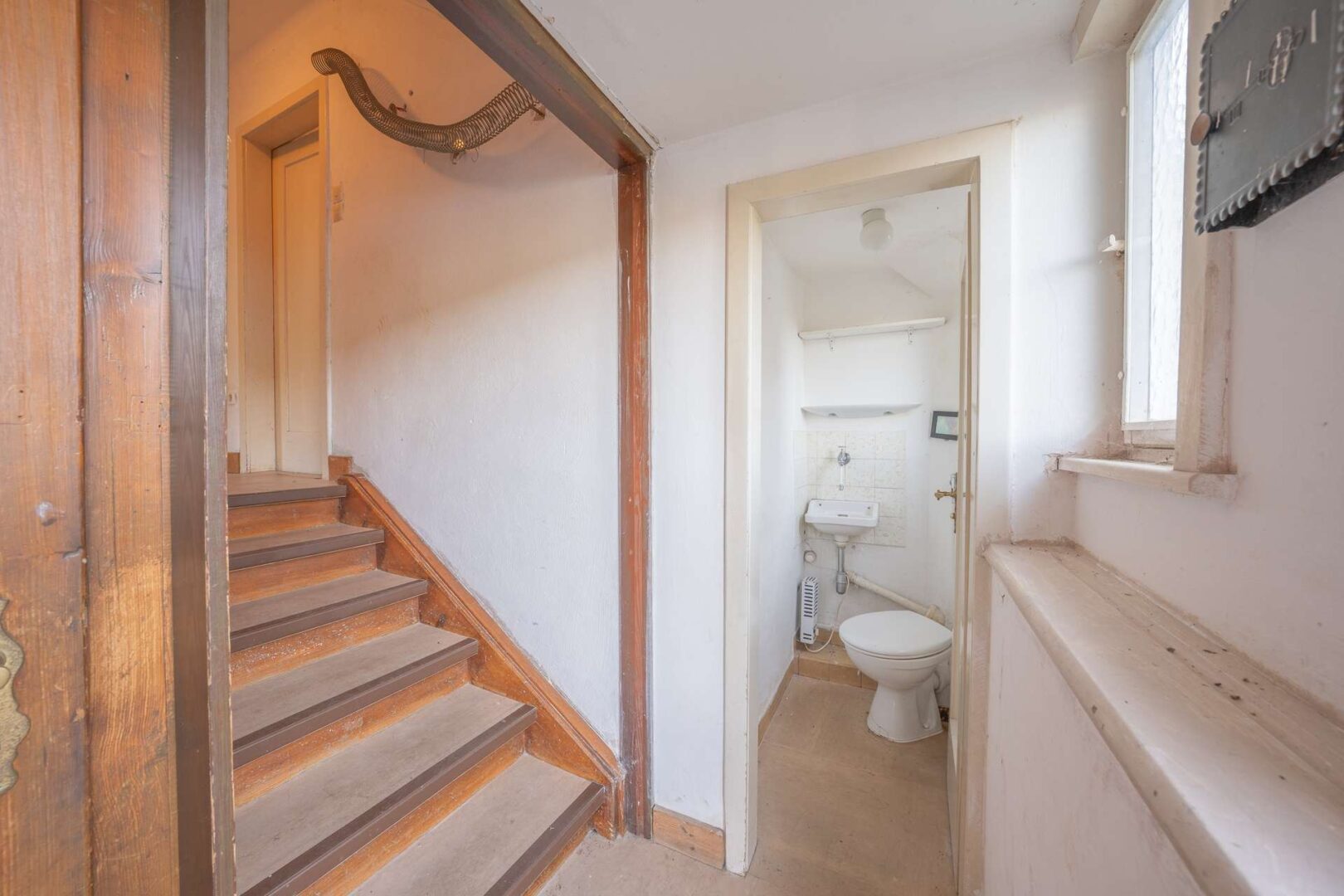 Flur mit Badezimmer